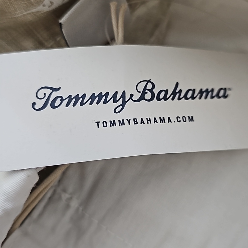 Tommy Bahama Sea Glass Bermuda. - Picture 9 of 9
